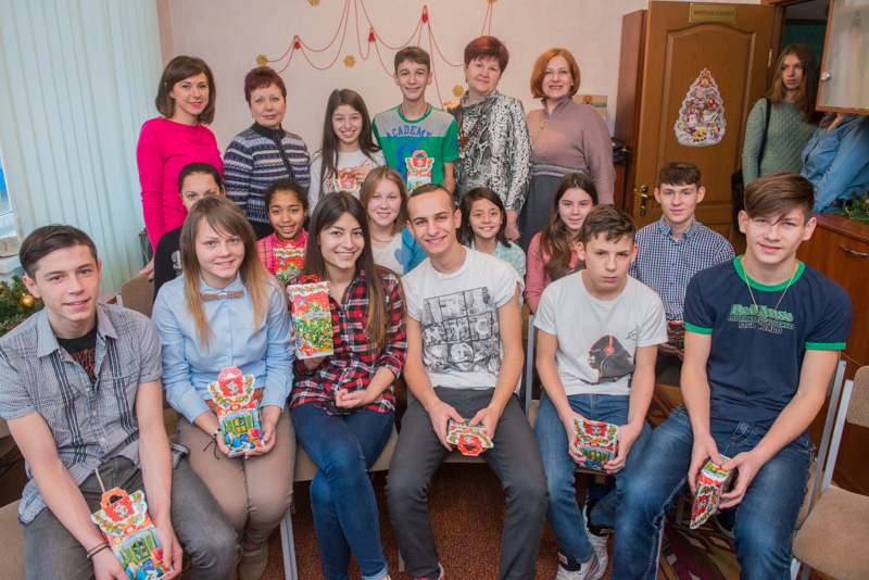Листи дітей з дитбудинку «Родина» доправили до Стіни Плачу в Єрусалимі