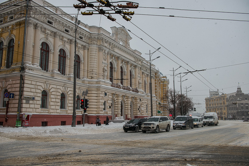 Дороги Харкова розчищають понад 200 одиниць техніки