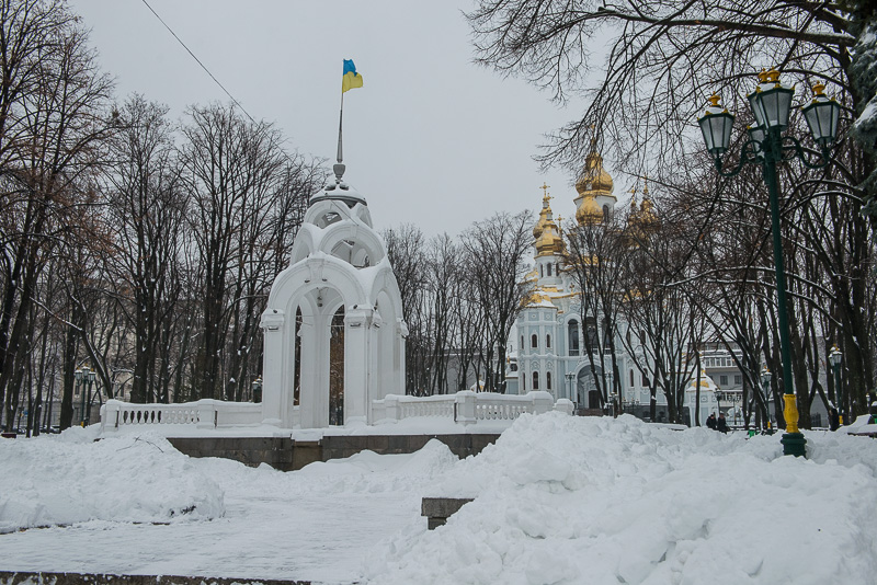 Дороги Харкова розчищають понад 200 одиниць техніки