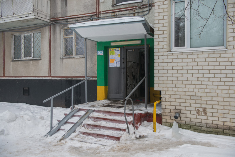 Для харків'ян-колясочників встановлюють пандуси в під'їздах