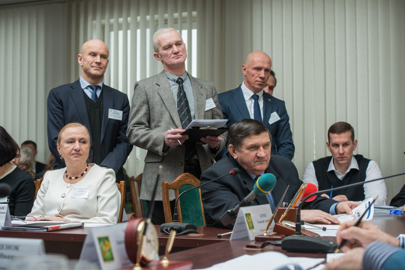Геннадій Кернес: Автобуси перевізників, які хочуть працювати в місті, я буду перевіряти особисто