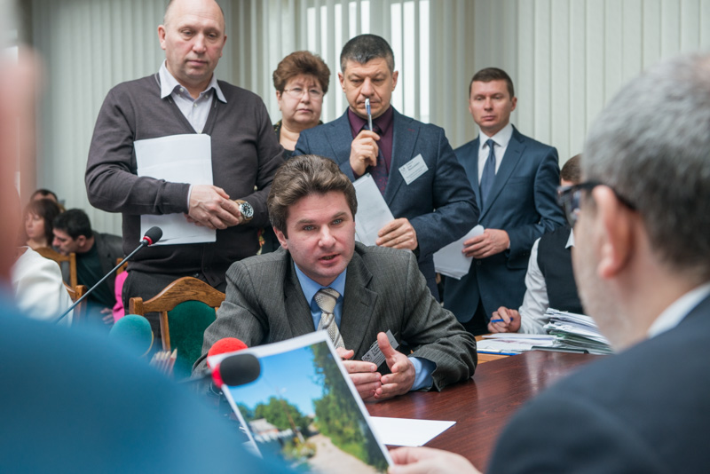 Геннадій Кернес: Автобуси перевізників, які хочуть працювати в місті, я буду перевіряти особисто