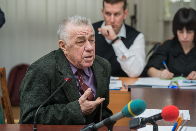 Геннадій Кернес: Автобуси перевізників, які хочуть працювати в місті, я буду перевіряти особисто