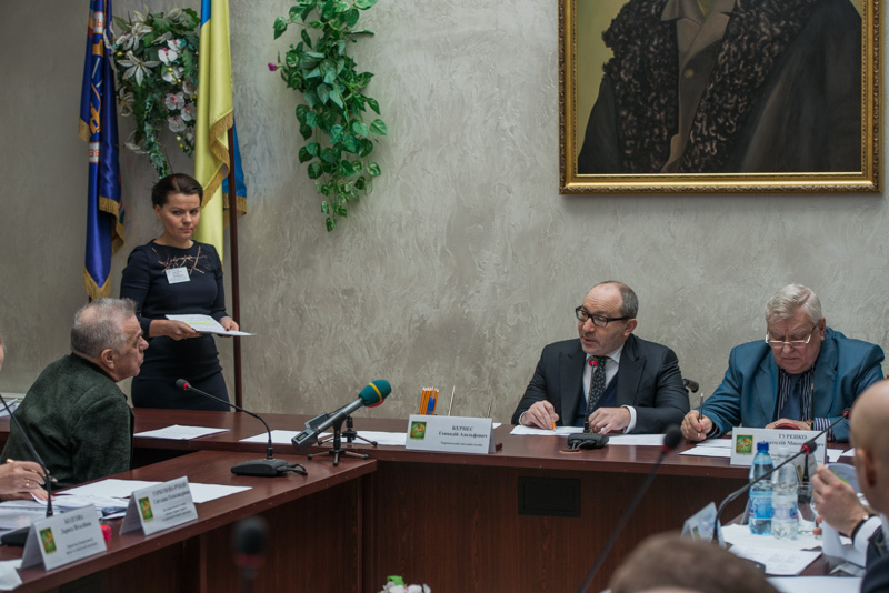 Геннадій Кернес: Автобуси перевізників, які хочуть працювати в місті, я буду перевіряти особисто