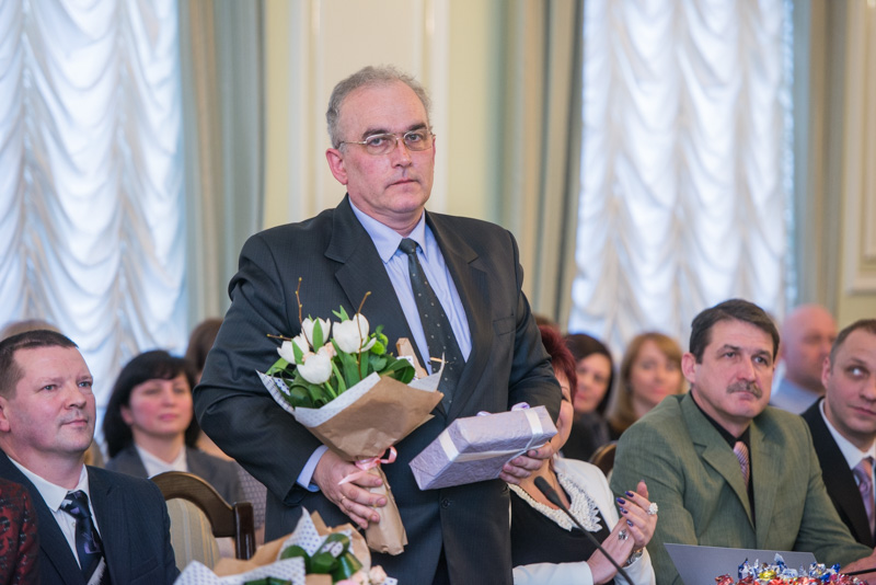 Геннадій Кернес нагородив «Вчителів року»