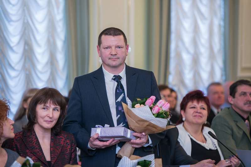 Геннадій Кернес нагородив «Вчителів року»