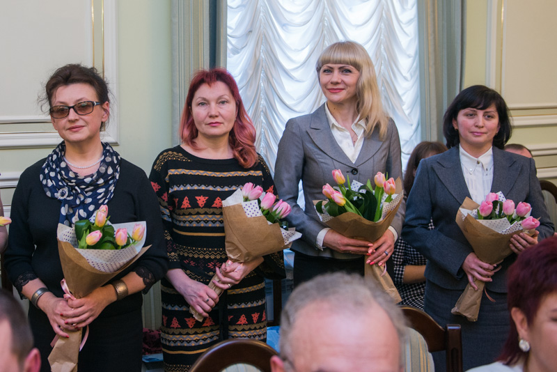 Геннадій Кернес нагородив «Вчителів року»