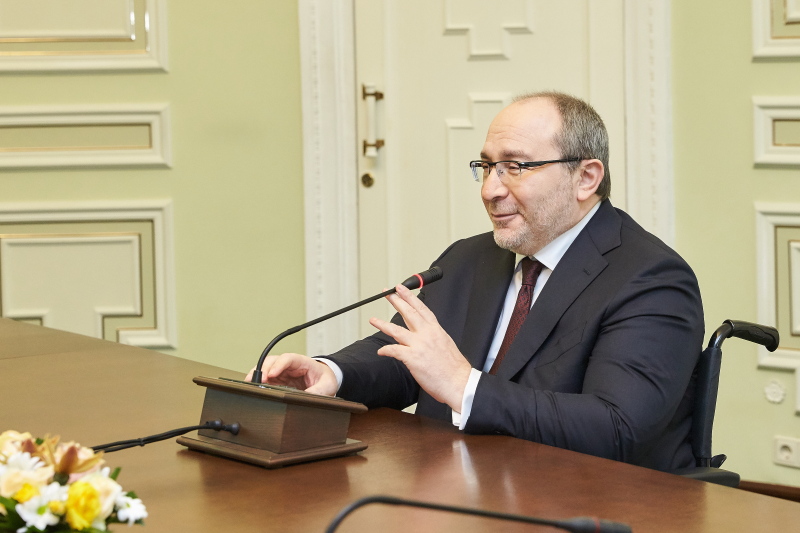 Геннадій Кернес нагородив «Вчителів року»