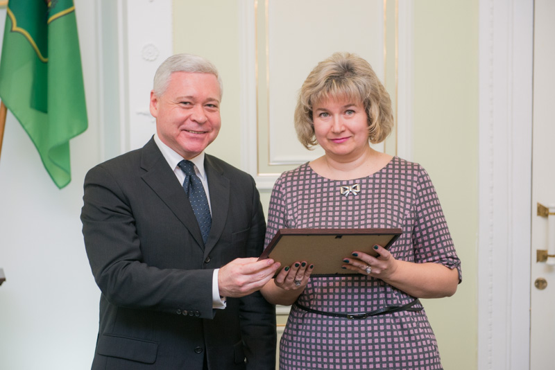 Харків'янок в міській раді привітали з 8 Березня