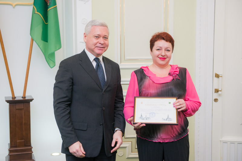 Харків'янок в міській раді привітали з 8 Березня
