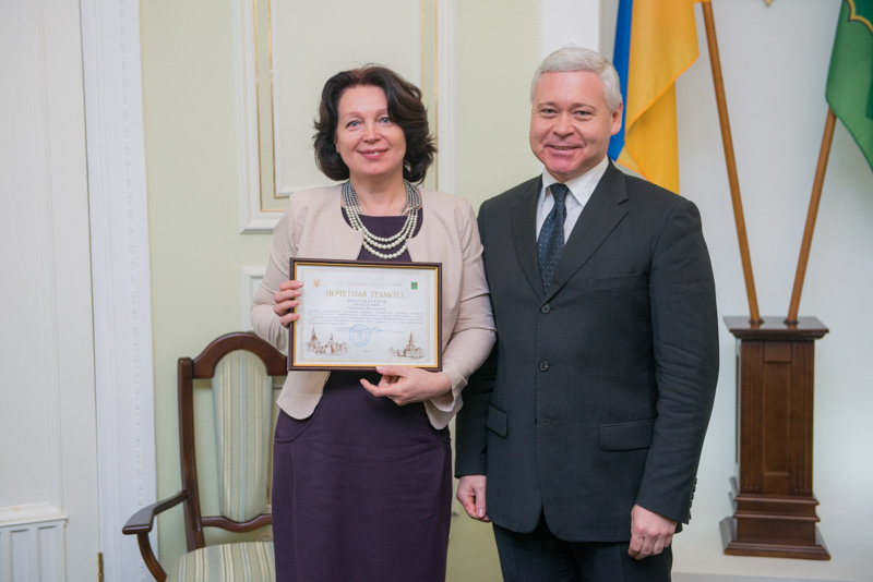 Харків'янок в міській раді привітали з 8 Березня