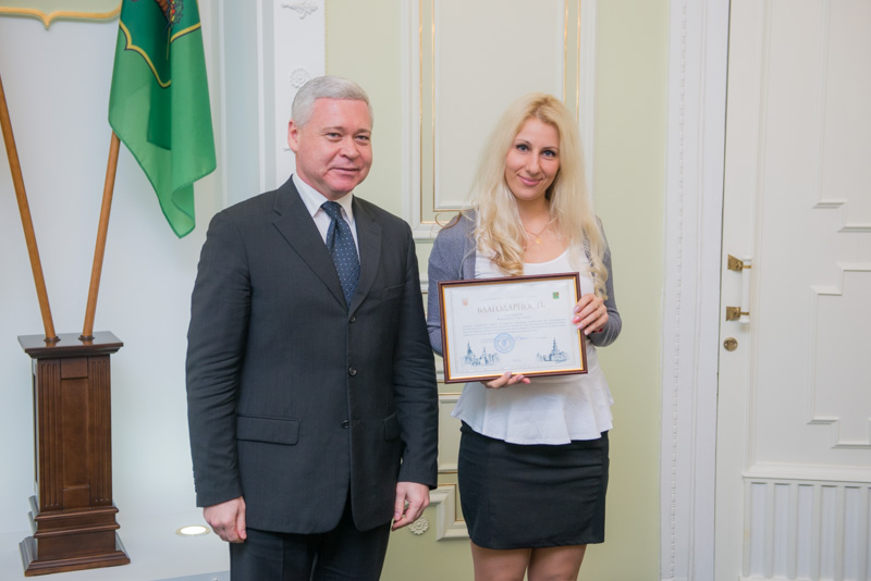 Харків'янок в міській раді привітали з 8 Березня