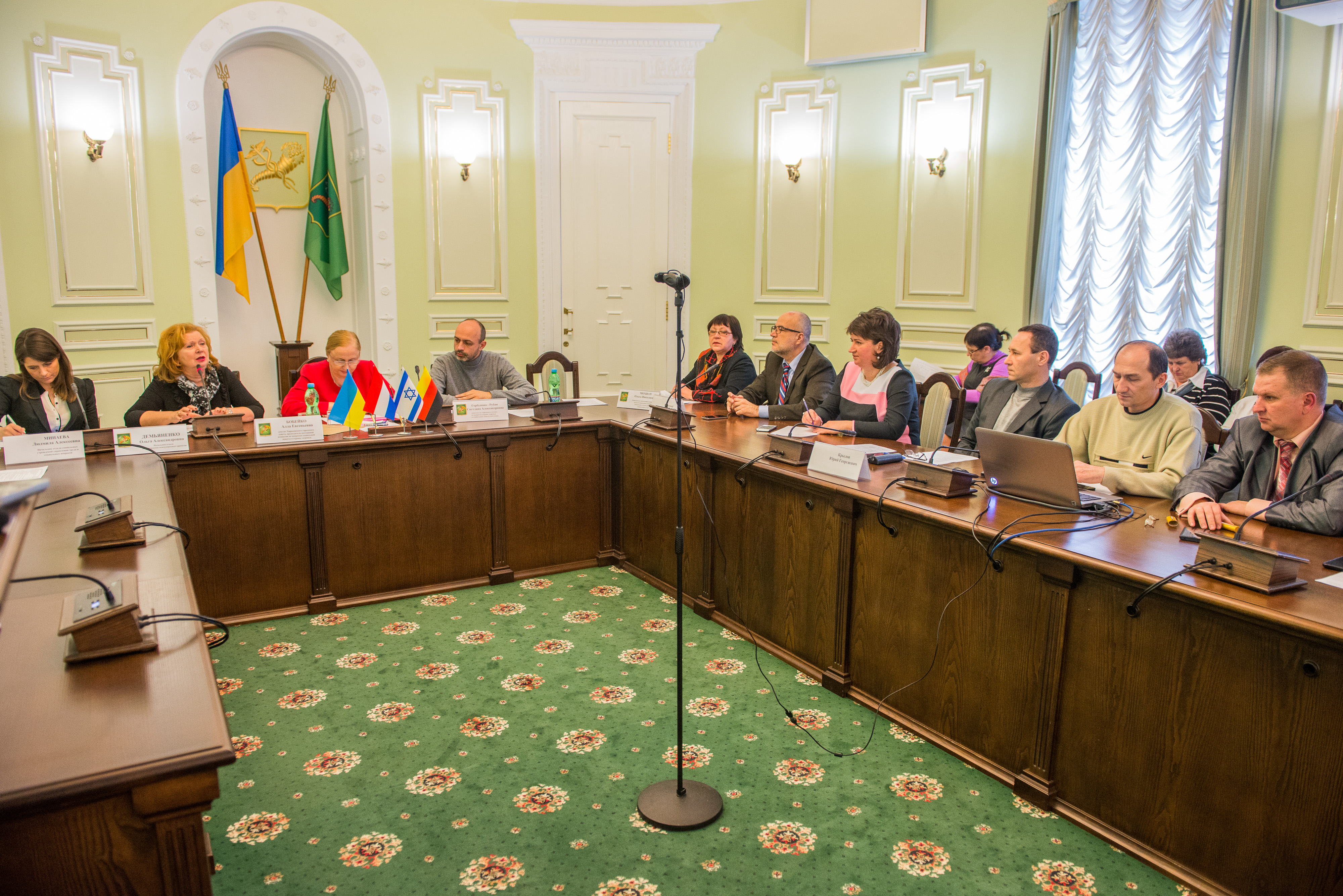 У Харкові обговорили проблеми надання соціально-медичних послуг людям похилого віку