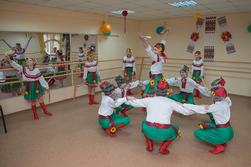 Уроки мови та дизайну: в Харкові відкрили ще один клуб за місцем проживання