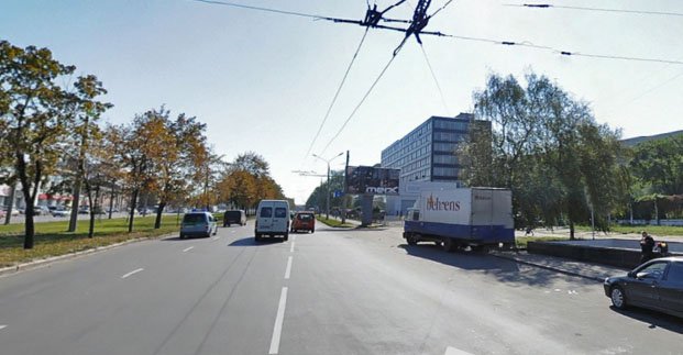 На Московському проспекті тимчасово забороняється рух транспорту