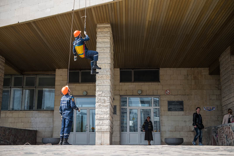 Харківські рятувальники навчають вчителів правилам безпеки