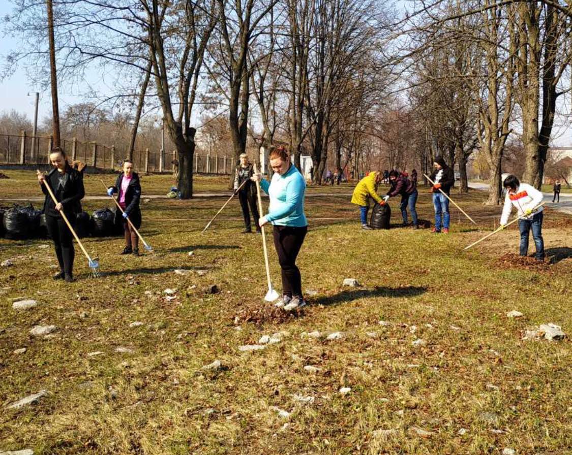 У районах міста пройшли суботники