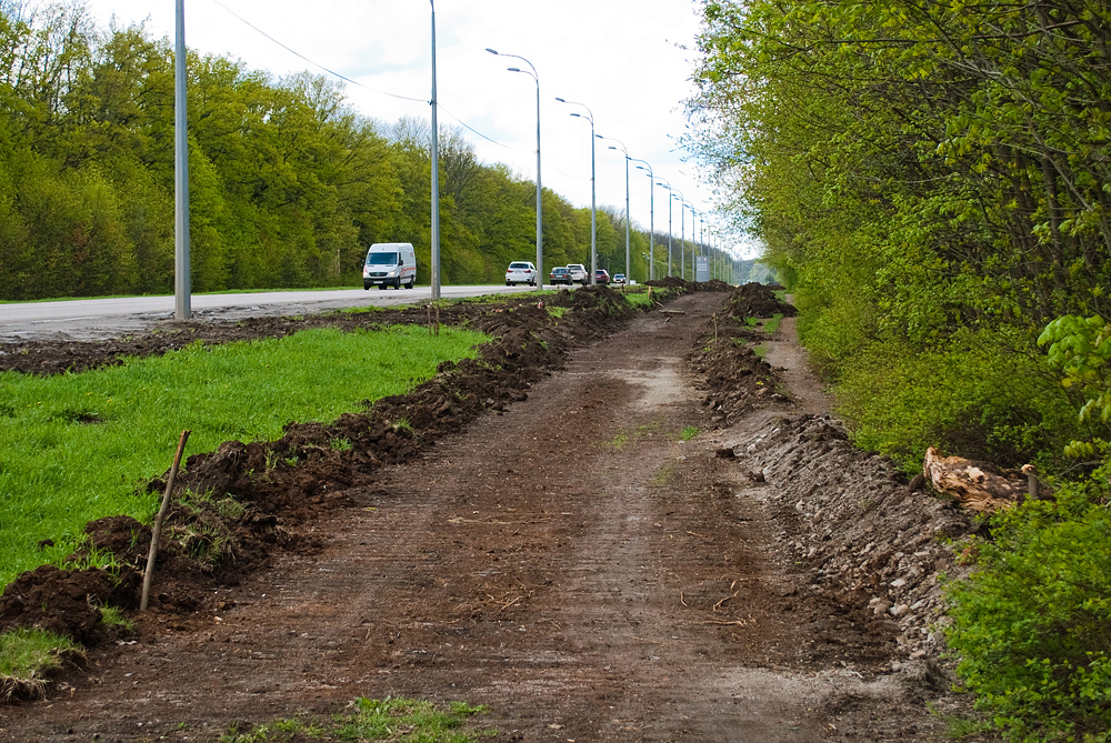 У Харкові почали будувати сучасну велодоріжку