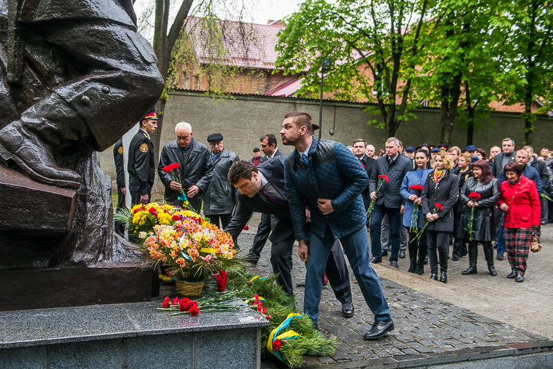 У сквері Пожежного пройшов пам'ятний мітинг