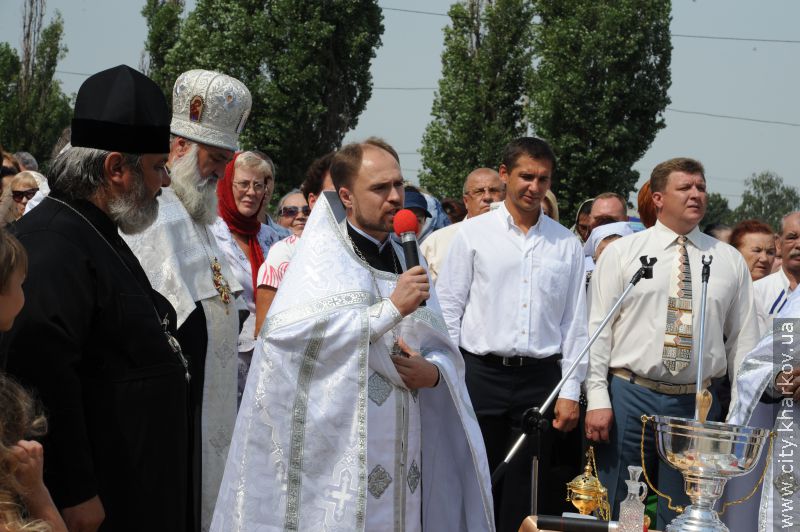 У Комінтернівському районі освятили хрест під будівництво храму