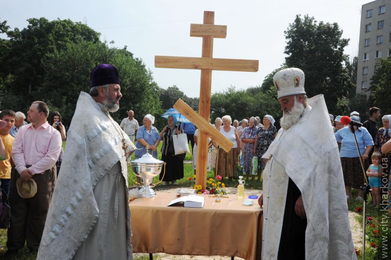 У Комінтернівському районі освятили хрест під будівництво храму