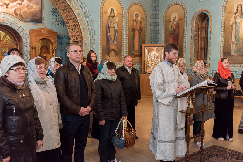 Благодатний вогонь передали до храмів Харкова