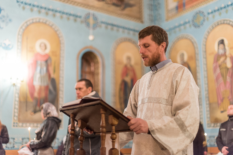 Благодатний вогонь передали до храмів Харкова