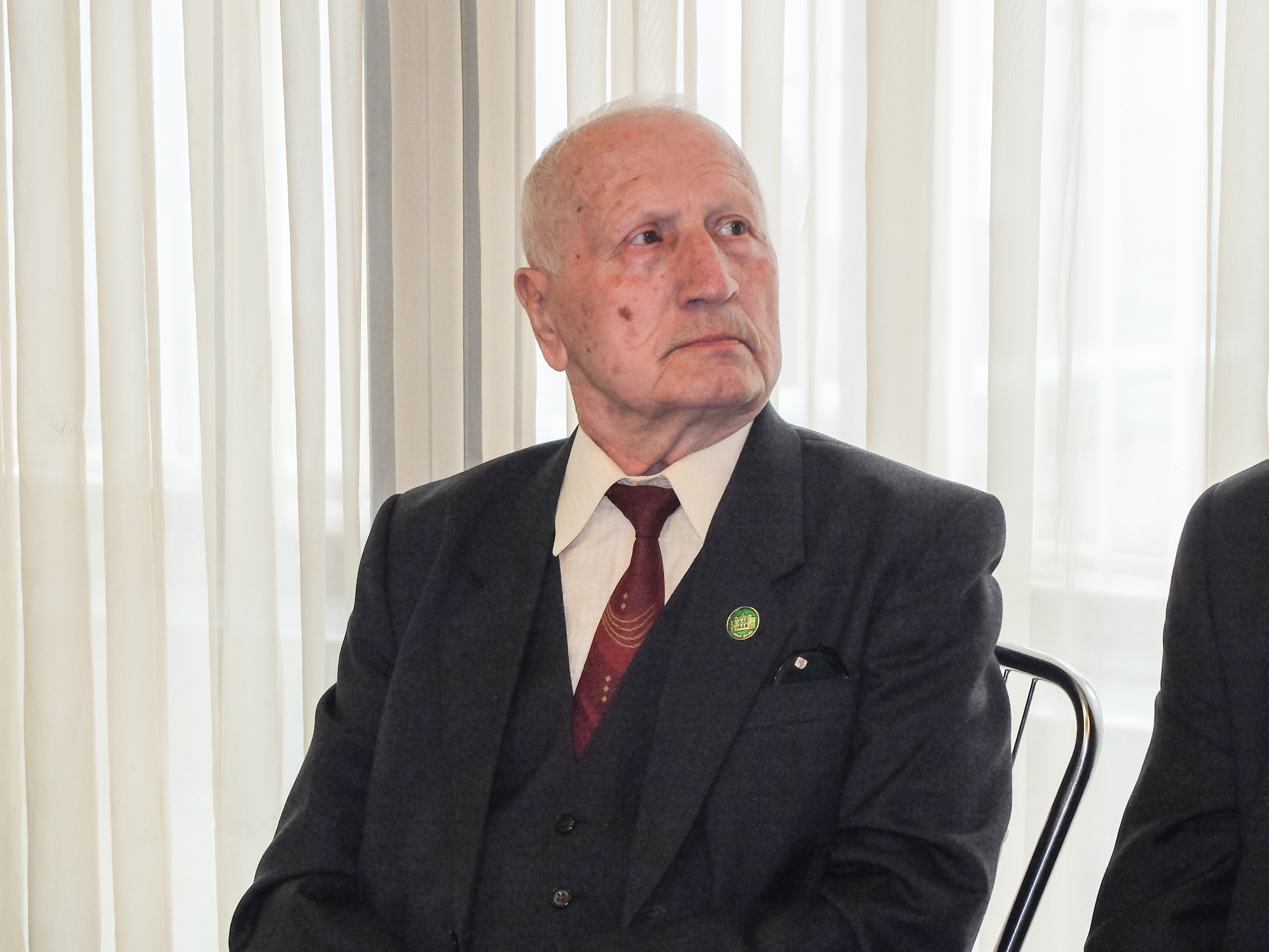 Олександр Новак привітав з Днем перемоги ветеранів на заводі «Комунар»