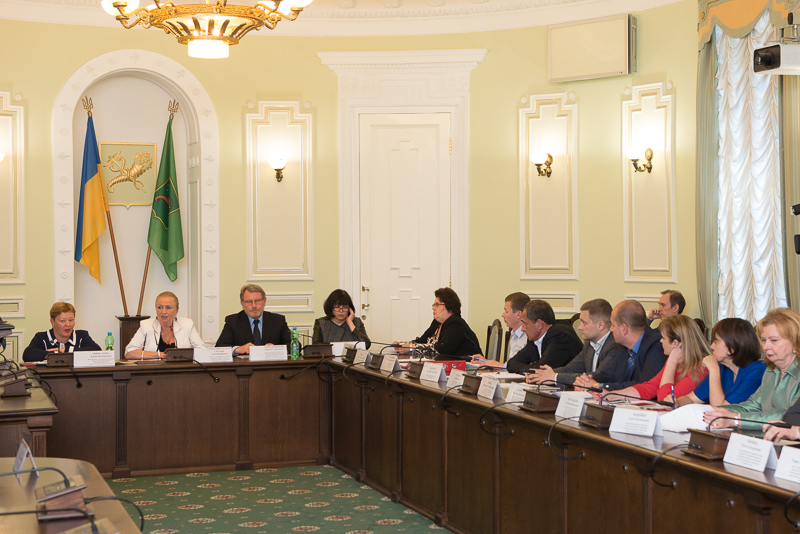 Цього року в Харкові встановлять 180 пандусних з'їздів