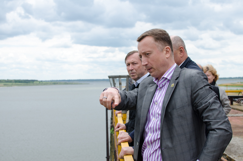 Депутати міськради ознайомилися з роботою комплексу водопідготовки на Краснопавлівському водосховищі