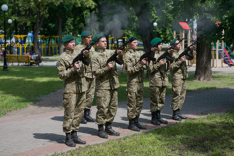 «Кіборги» заклали капсулу на місці майбутнього пам'ятника воїнам АТО
