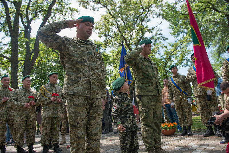 «Кіборги» заклали капсулу на місці майбутнього пам'ятника воїнам АТО