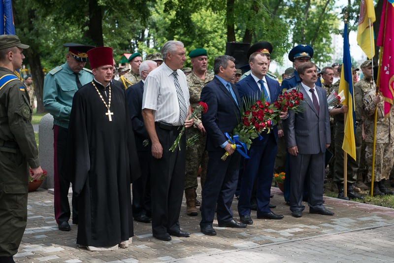 «Кіборги» заклали капсулу на місці майбутнього пам'ятника воїнам АТО