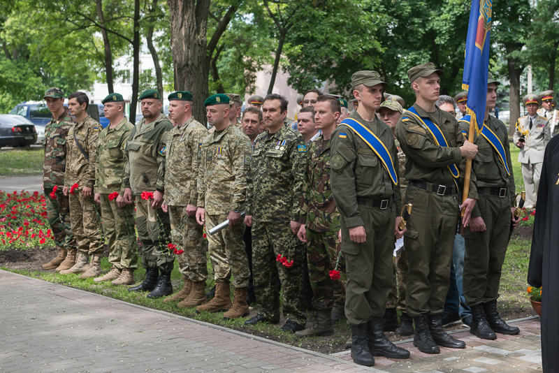 «Кіборги» заклали капсулу на місці майбутнього пам'ятника воїнам АТО