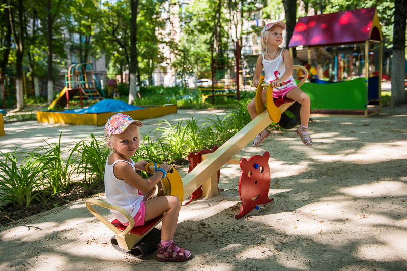 У всіх харківських дитсадках встановлять нові ігрові майданчики