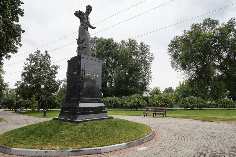 На Гімназійній набережній проводиться ремонт