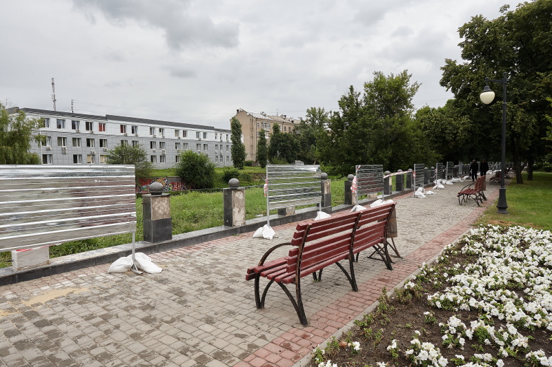 На Гімназійній набережній проводиться ремонт