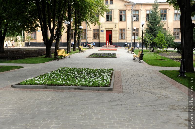 У Харкові відкрили два оновлених сквери