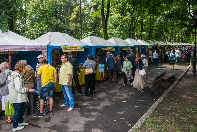 У Харкові відкрився медовий ярмарок