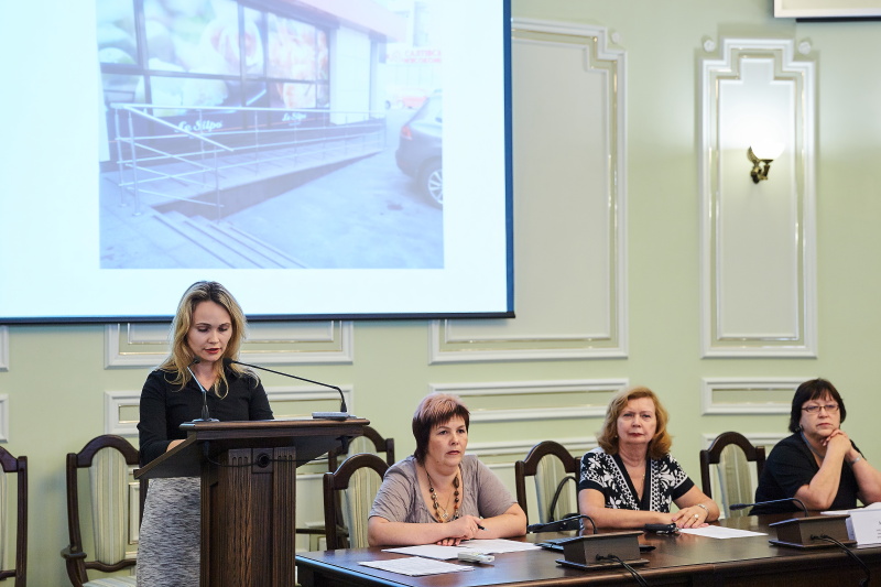 У міськраді обговорили проблему доступності будівель для людей з інвалідністю