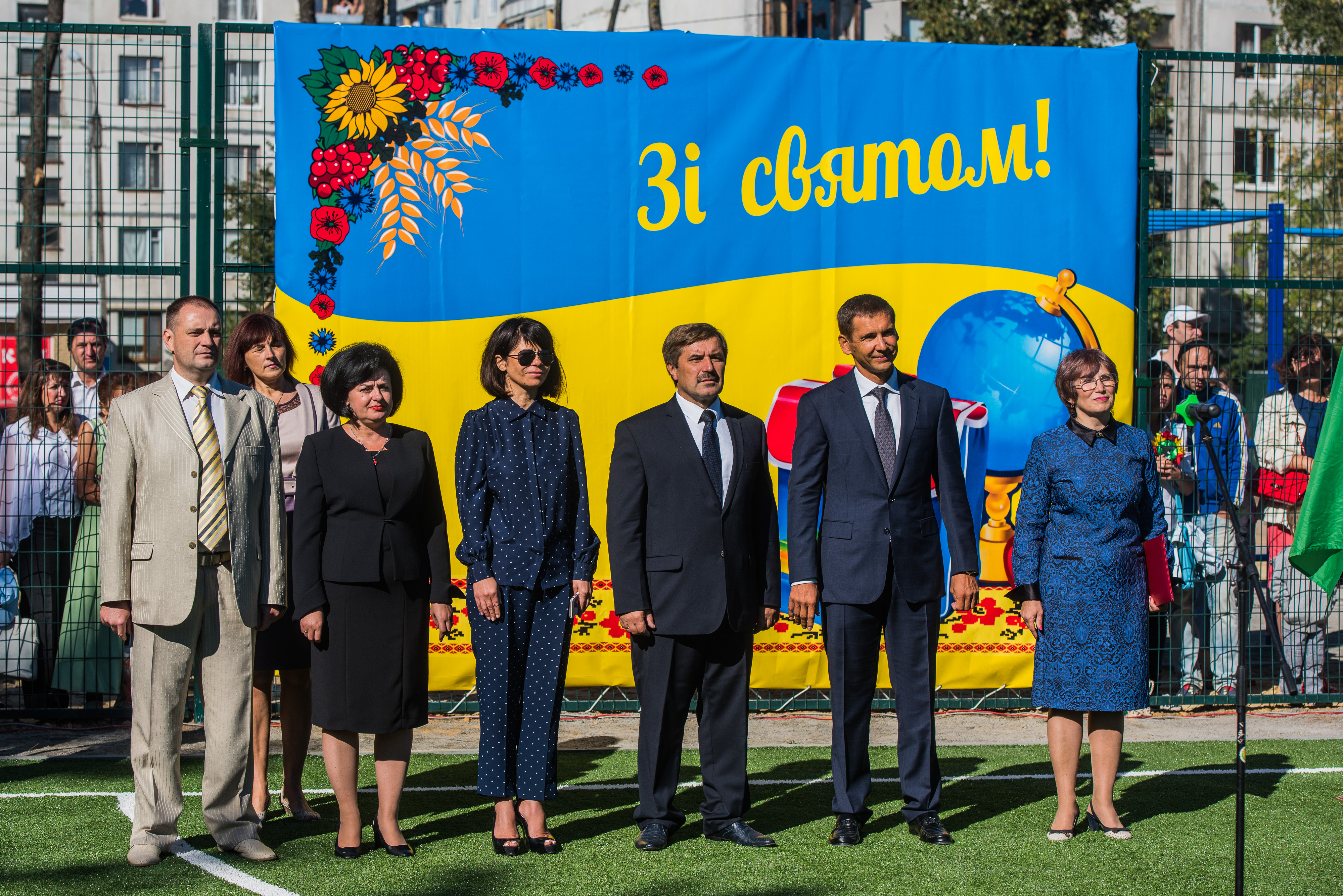 У харківських школах відзначають День знань і відкривають нові стадіони