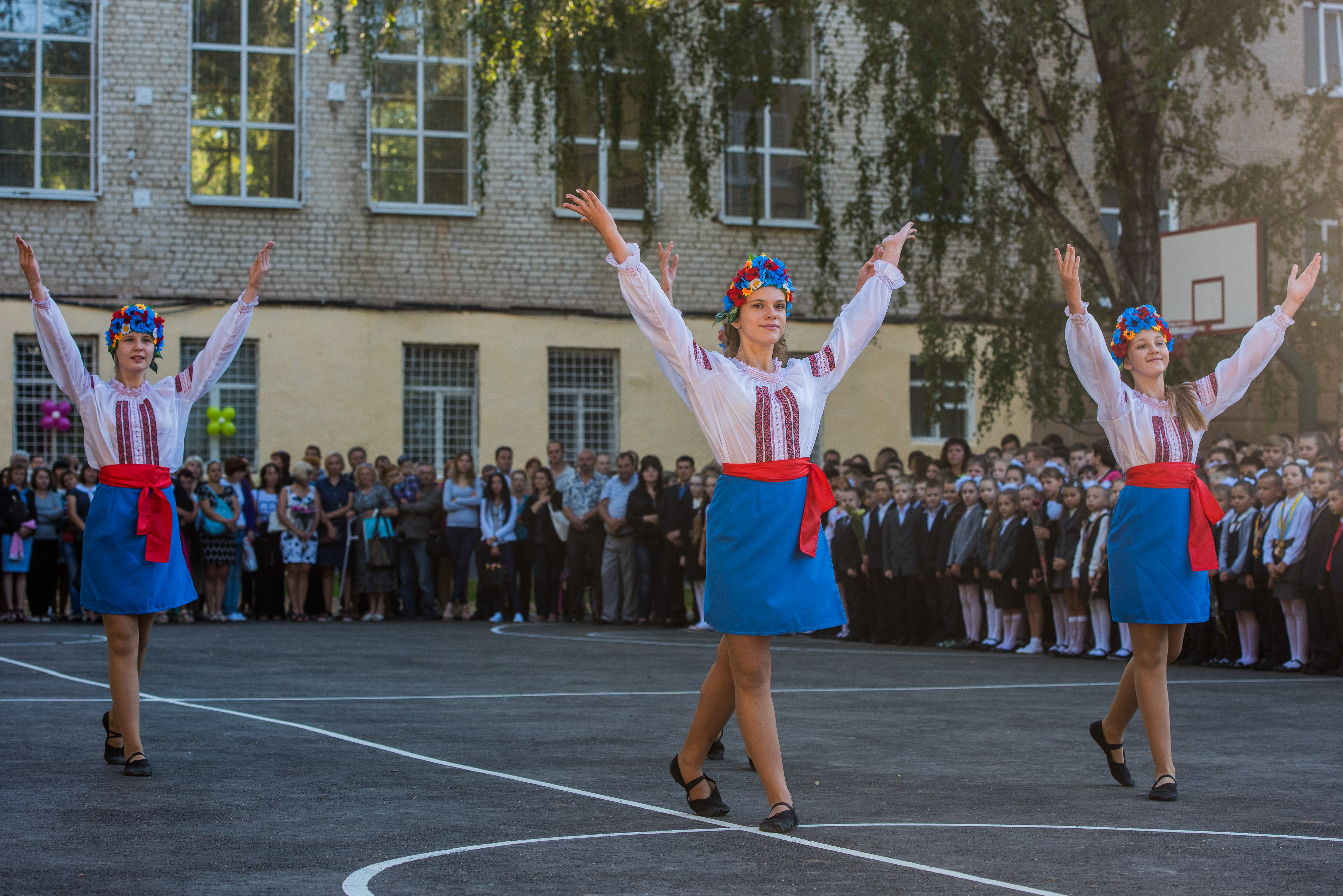 У харківських школах відзначають День знань і відкривають нові стадіони