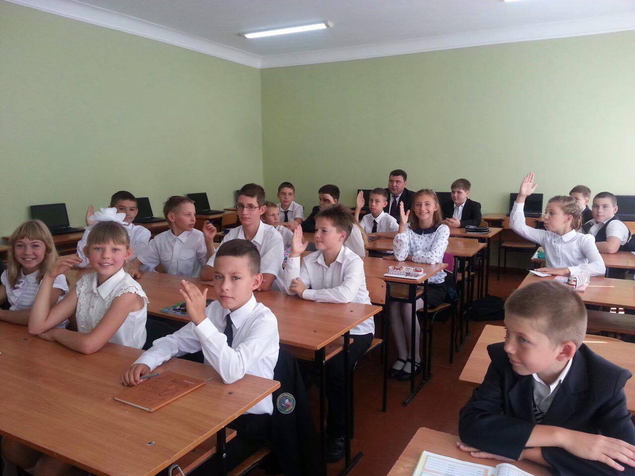 Близько 8 тисяч школярів Холодногірського району сіли сьогодні за парти