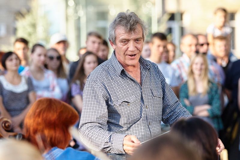 У центрі Харкова під відкритим небом грав симфонічний оркестр