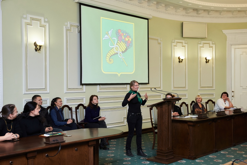 Працівники соціальних установ Харкова вчать мову жестів