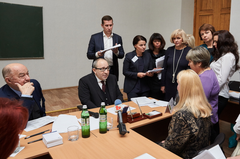 Геннадій Кернес провів особистий прийом в університеті імені Ярослава Мудрого