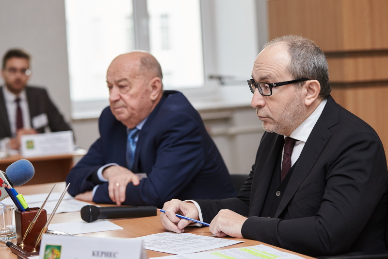 Геннадій Кернес провів особистий прийом в університеті імені Ярослава Мудрого
