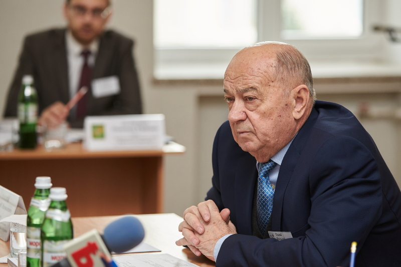 Геннадій Кернес провів особистий прийом в університеті імені Ярослава Мудрого
