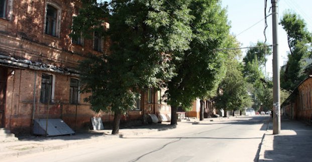 У Соляниківському провулку тимчасово забороняється рух транспорту