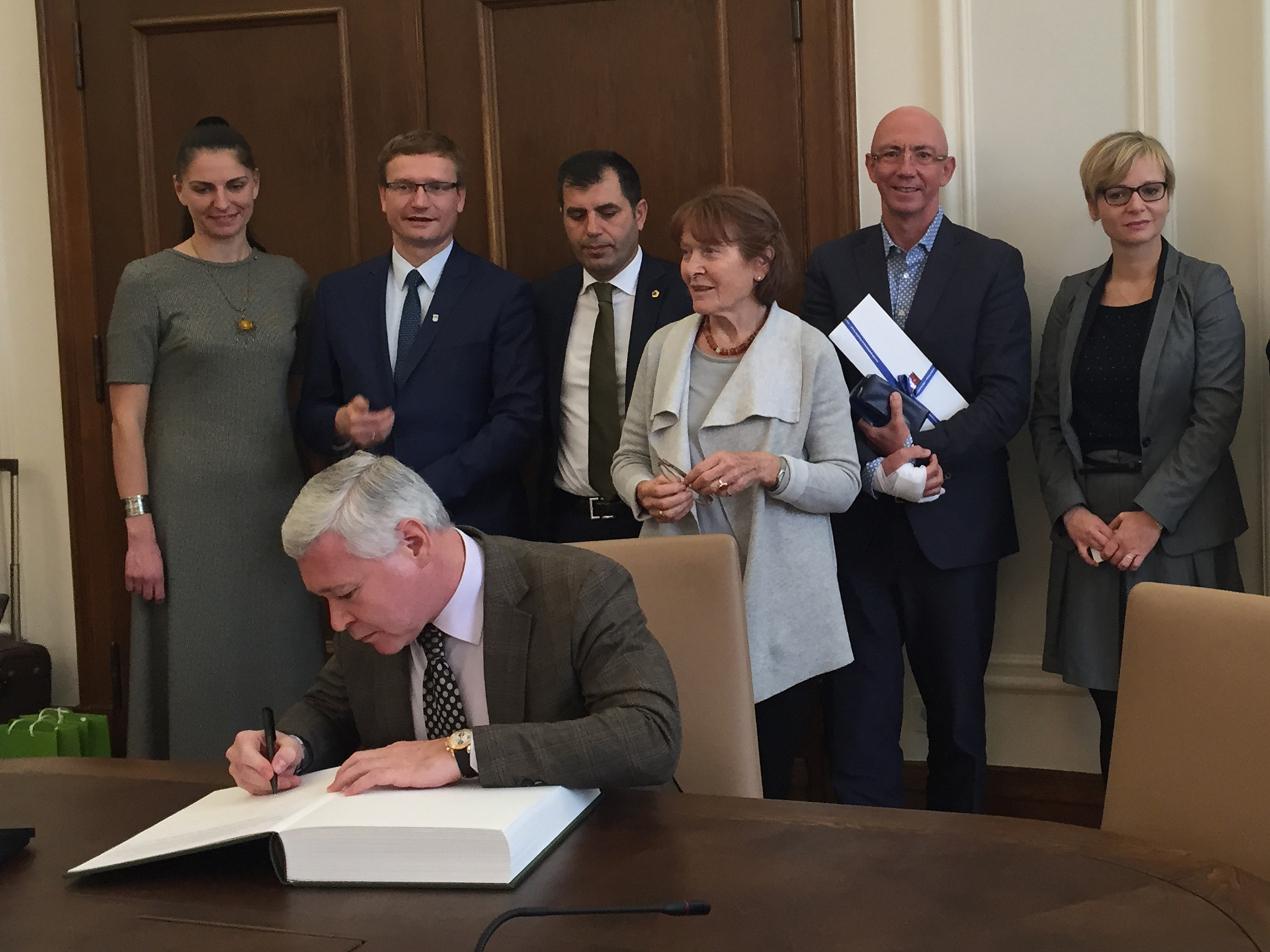 Харківський проект емблеми Асоціації міст-володарів Призу Європи увійшов у трійку кращих